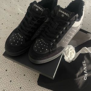 Chanel velvet sneakers in black size 41